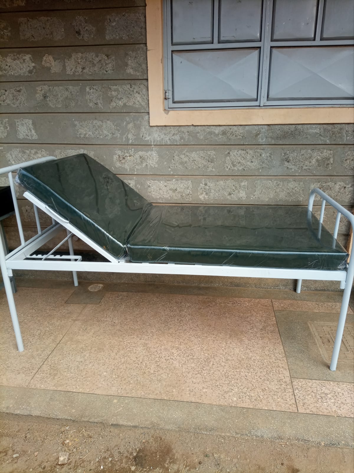 Ward Bed